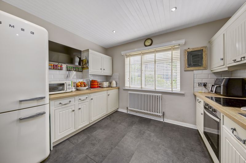 Riverside Crescent Holymoorside